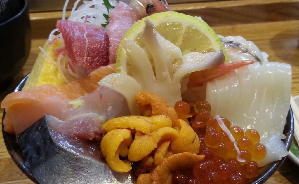 北海道　小樽の海鮮丼