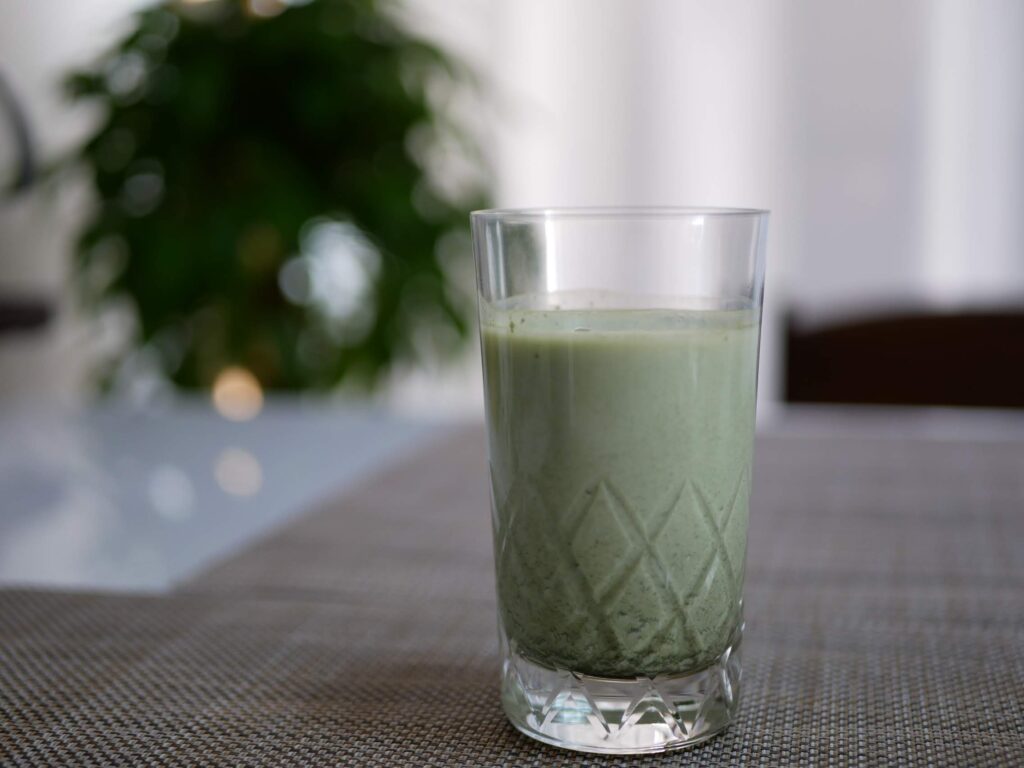 青汁は毎朝、豆乳にプラス。ビタミンCと乳酸菌を摂る！
